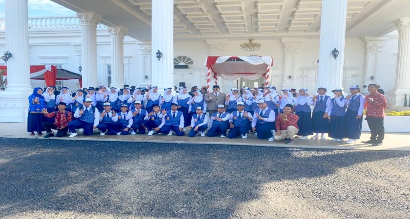 Peringatan Hari Kesaktian Pancasila : Siswa/i SMP Negeri 4 Kota Bengkulu Menjadi Petugas Upacara di Gedung Merah Putih